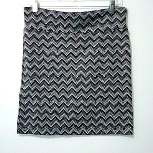 Black and white zig zag stripe mini skirt